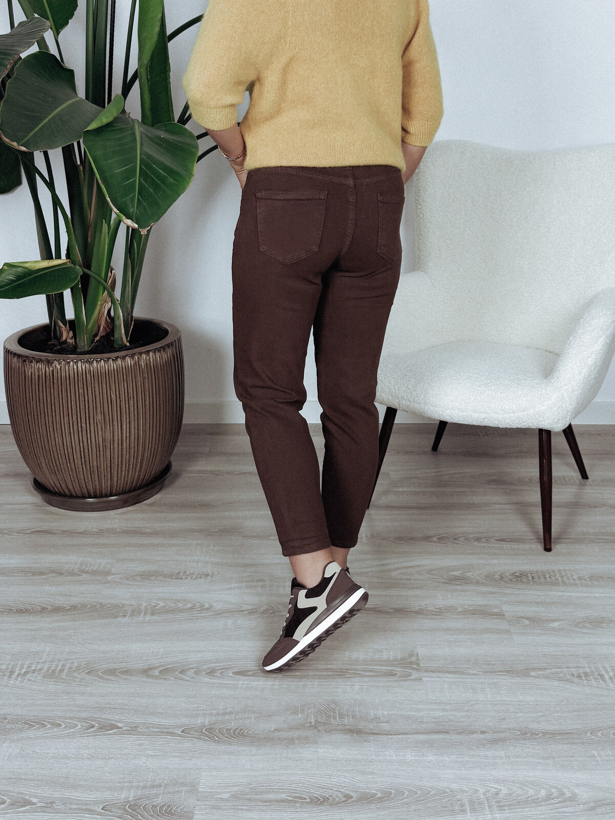 Jeansy mom fit czekoladowe MARISOL zdjęcie 4