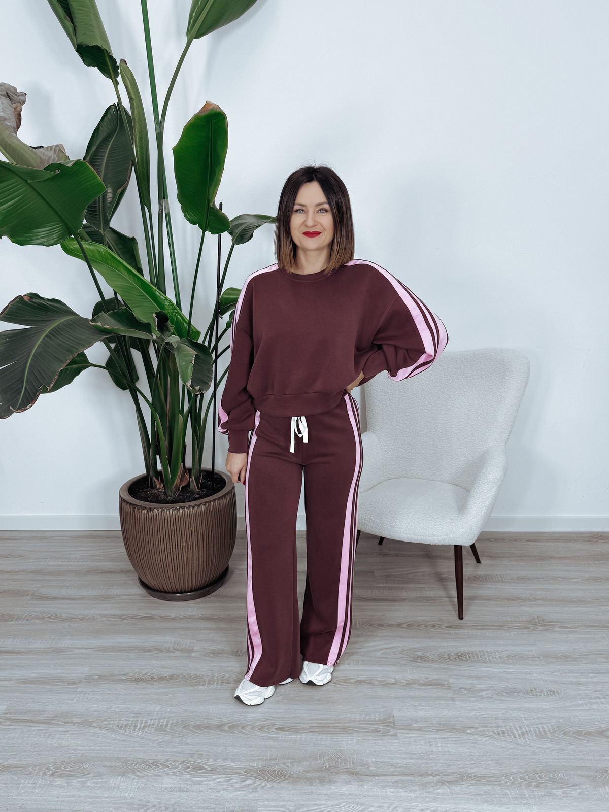 Spodnie dresowe | 3 paski na nogawce | materiał MASEŁKO bordo LONGY zdjęcie 4