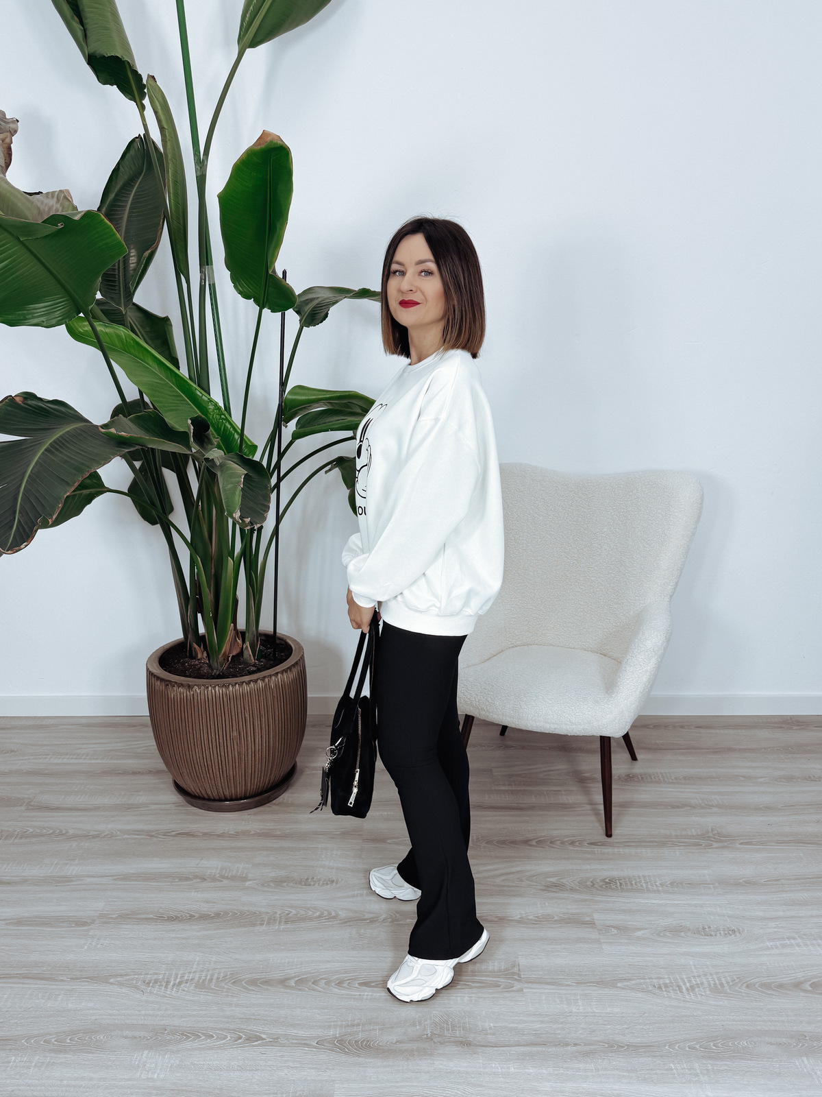 Bluza oversize z nadrukiem myszki Mickey śmietankowa MOUSE zdjęcie 4