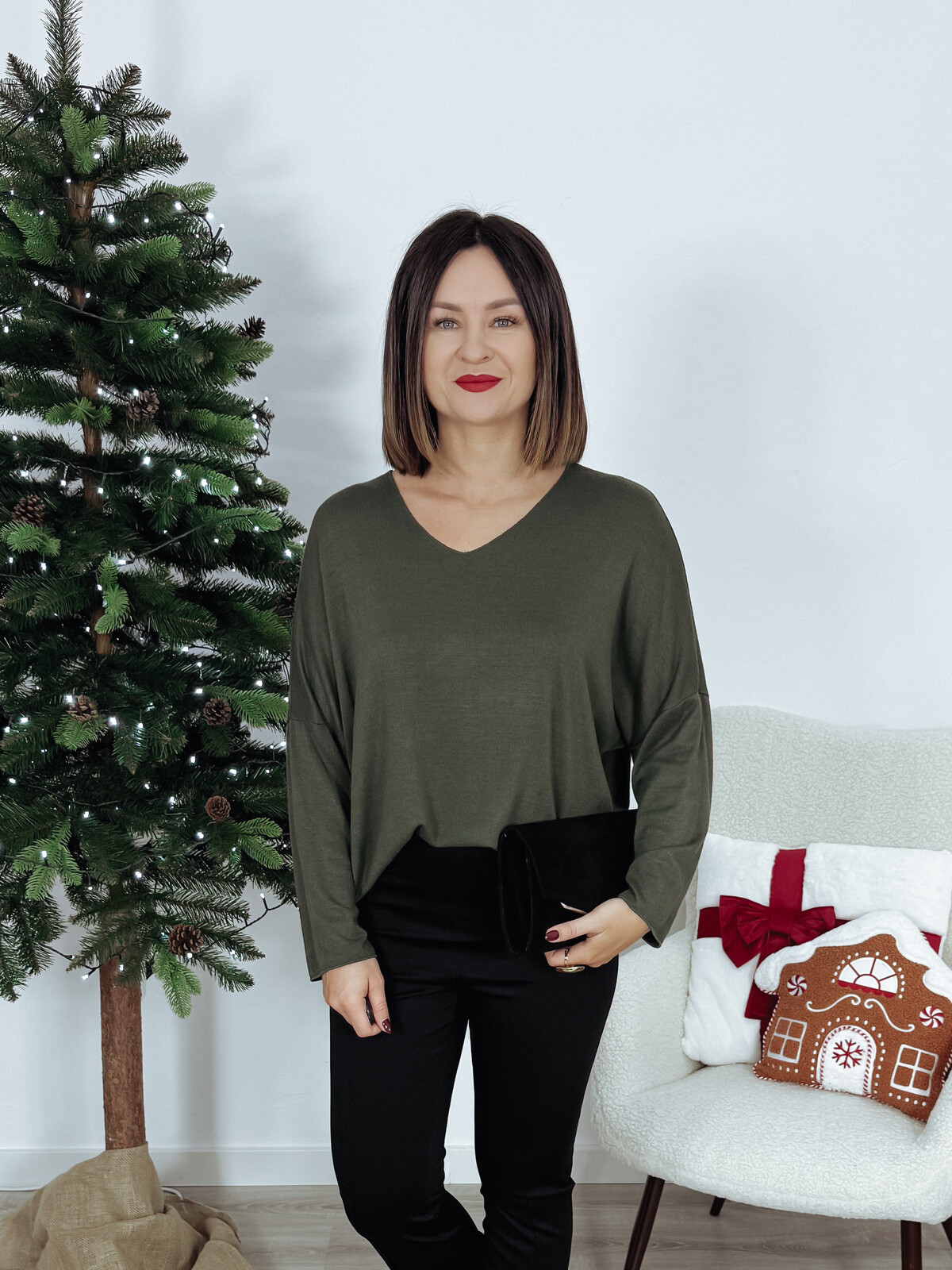 Bluzka w serek z wiskozą, wełną i angorą khaki PAMALA zdjęcie 1