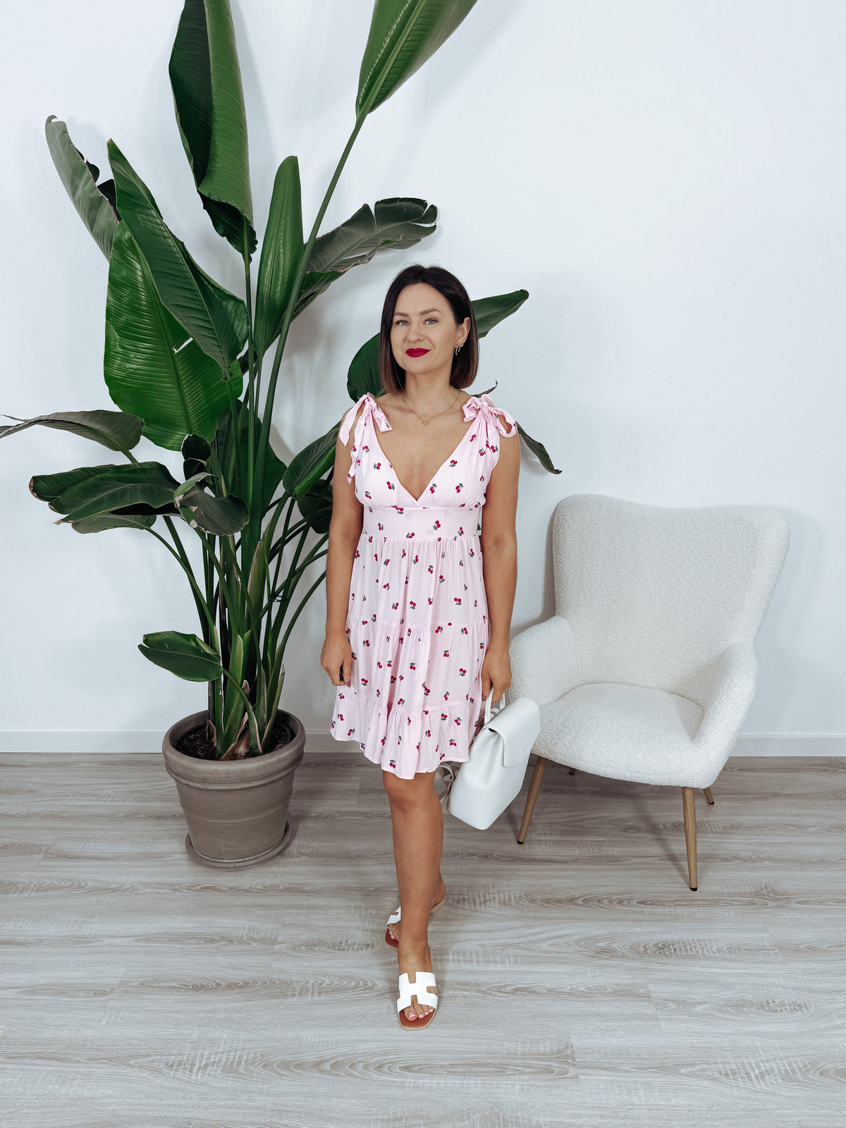 Sukienka mini | wiązane ramiączka | różowa w wiśnie SUMMER zdjęcie 3