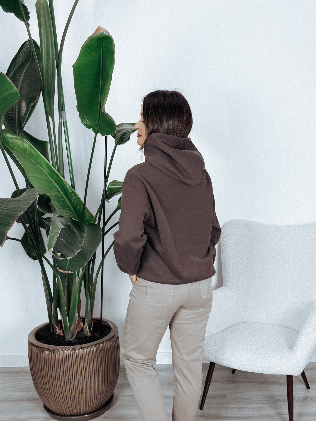 Bluza z kapturem i troczkami z koronki czekoladowa COMFY zdjęcie 4