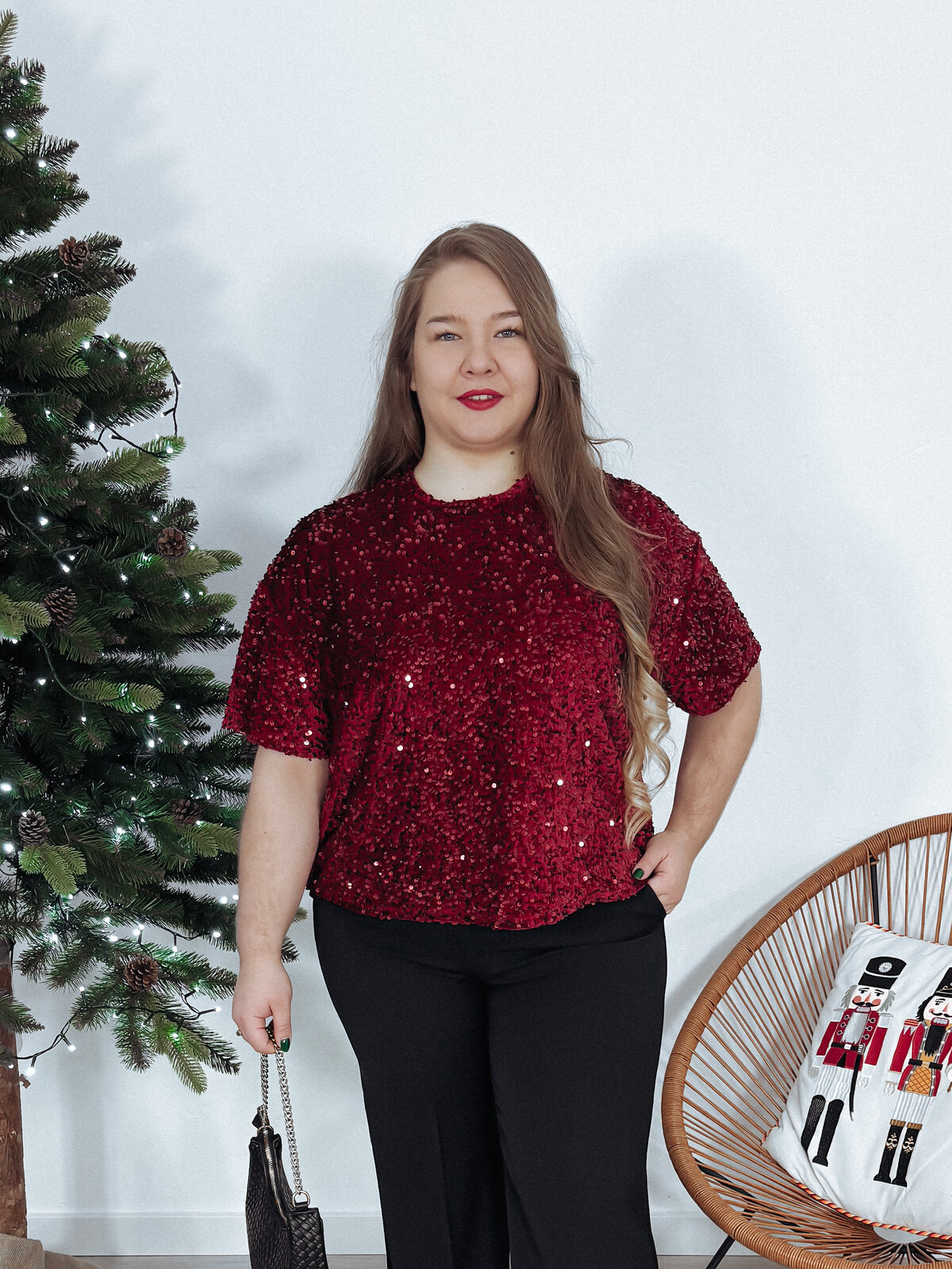 Bluzka oversize w cekiny z krótkim rękawem czerwona MIRIAM zdjęcie 2