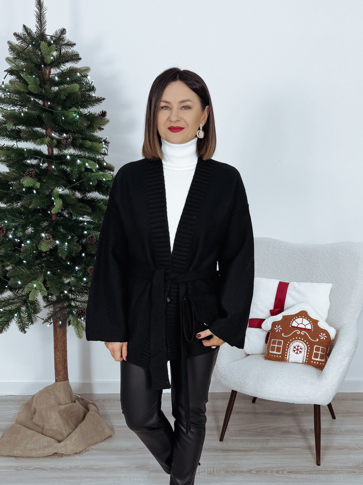 Sweter z wiązaniem w pasie i szerokimi rękawami czarny CHARLO zdjęcie 1