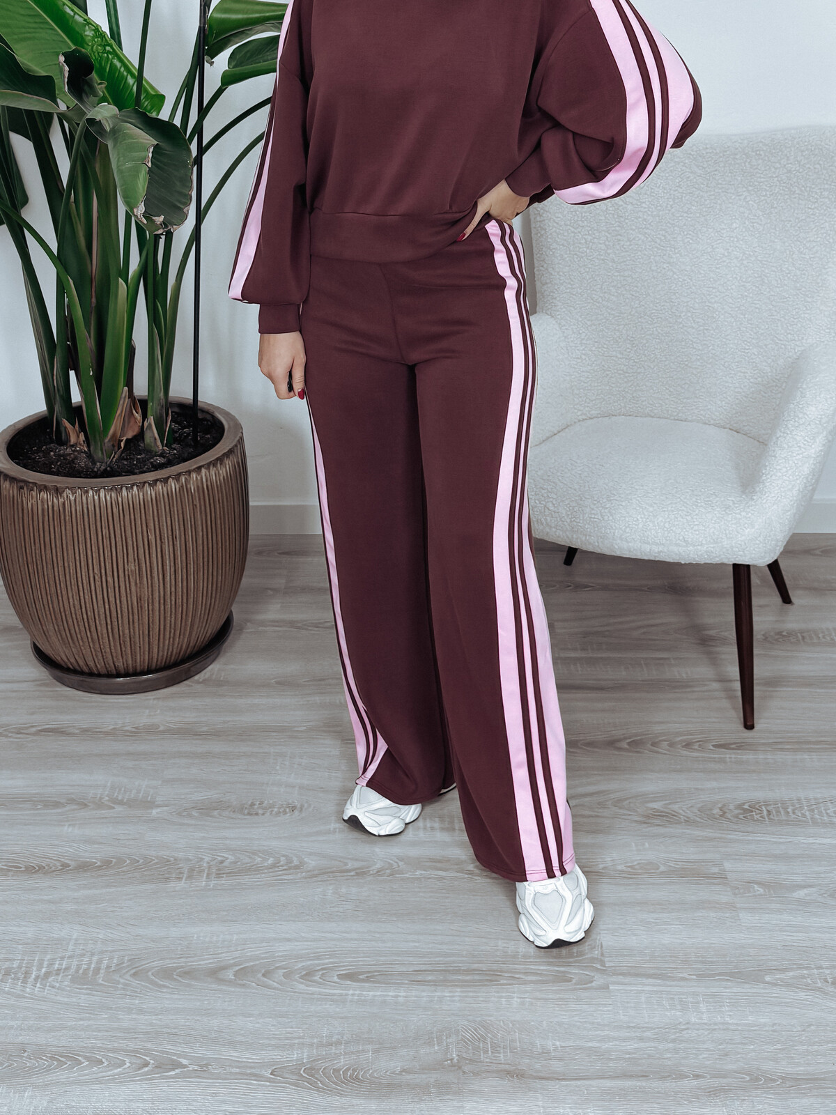 Spodnie dresowe | 3 paski na nogawce | materiał MASEŁKO bordo LONGY zdjęcie 1