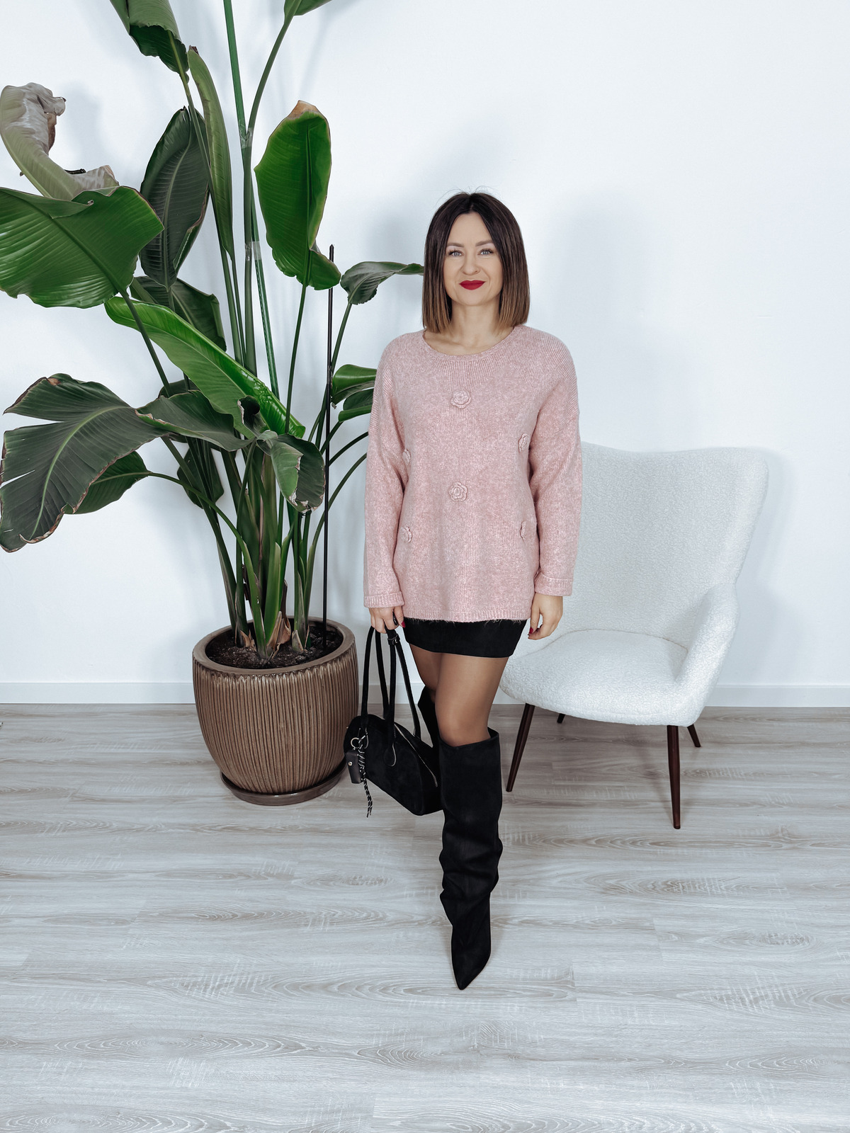 Sweter małe róże 3d | większy standard | z kaszmirem różowy ROSATI  zdjęcie 2