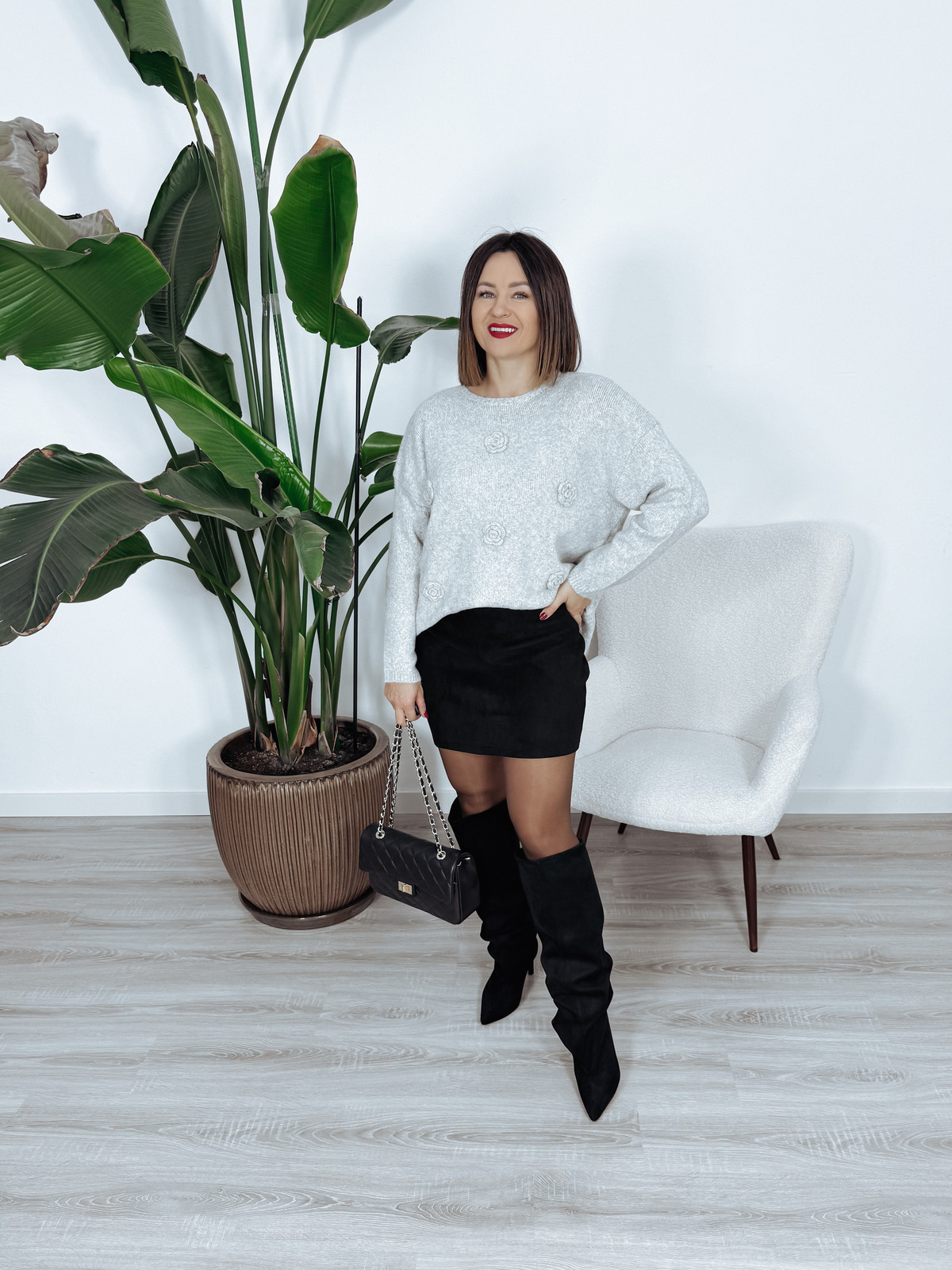 Sweter małe róże 3d | większy standard | z kaszmirem szary ROSATI  zdjęcie 2