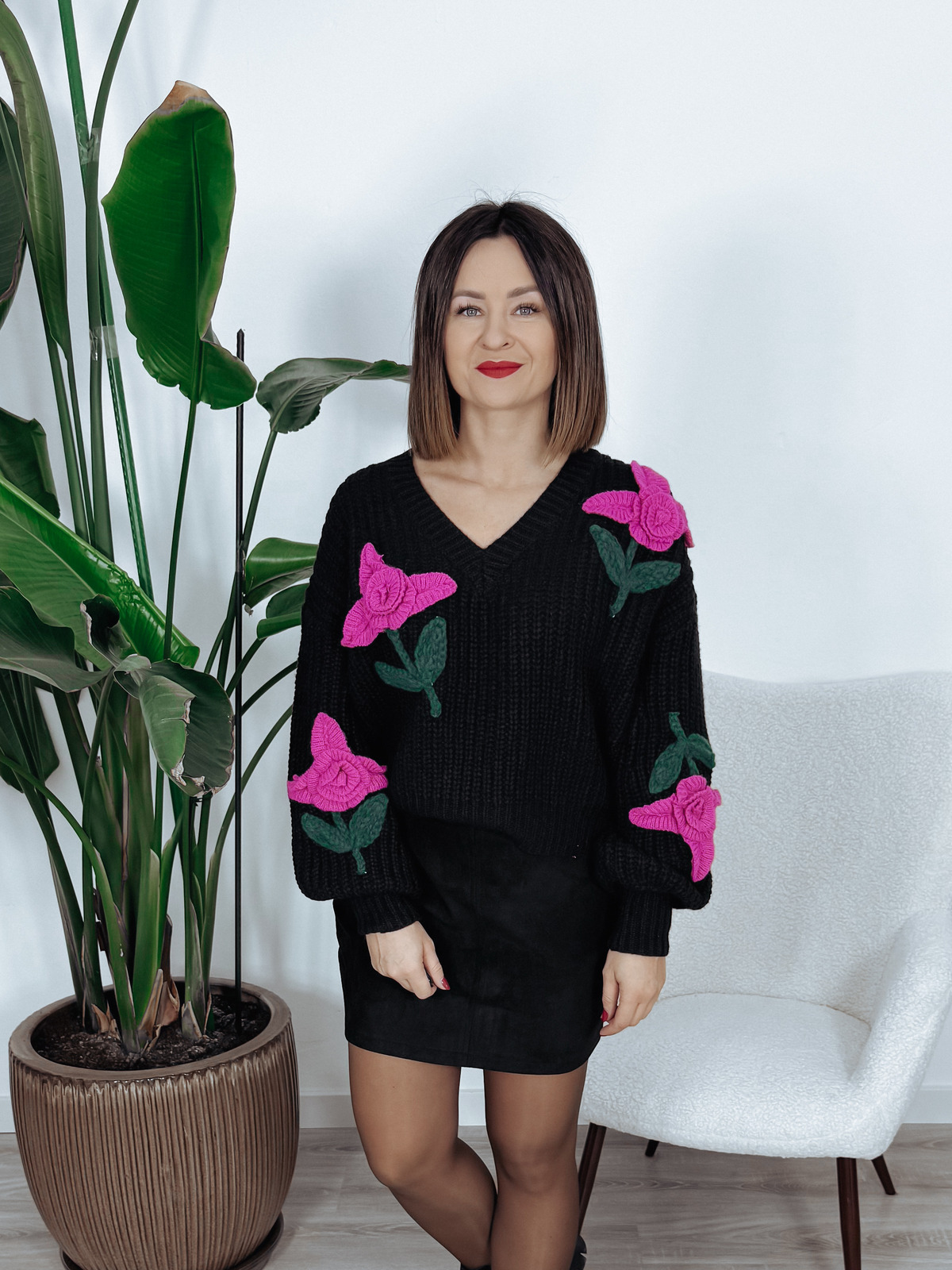 Sweter czarny kwiaty 3D TANYA zdjęcie 1
