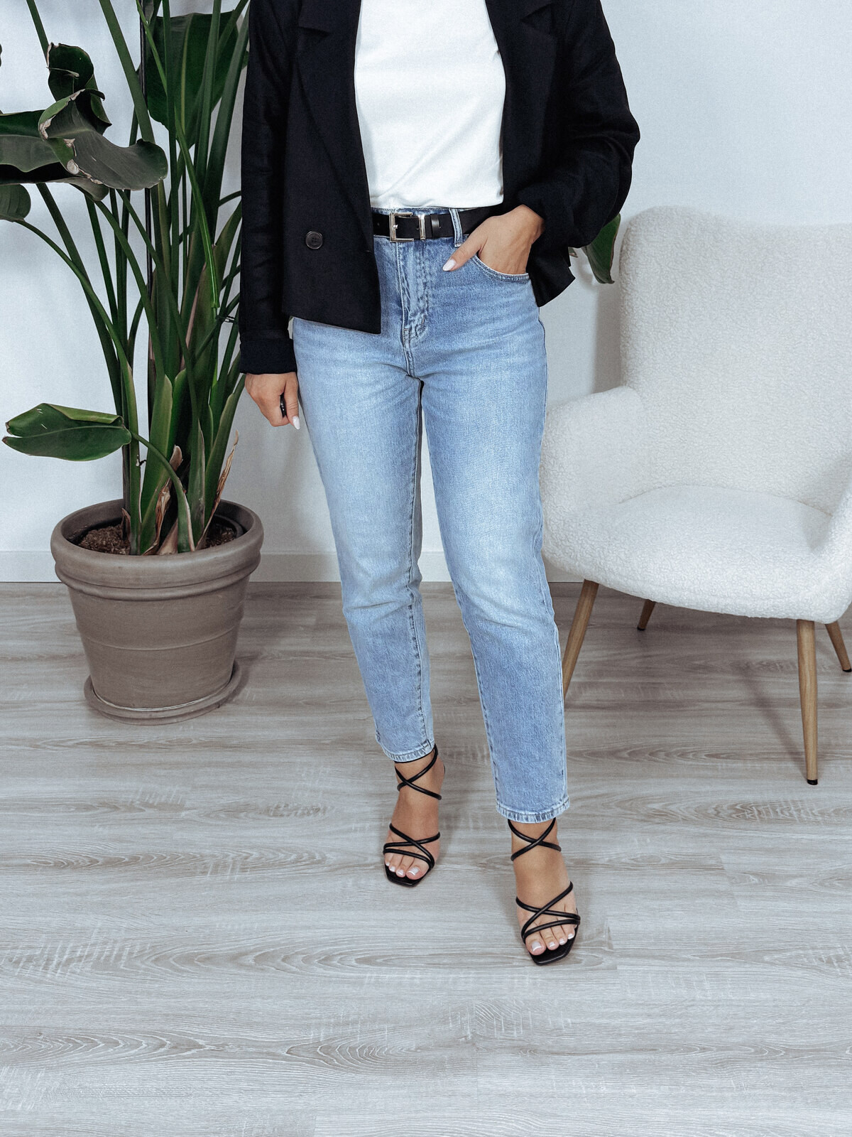 Jeansy jasnoniebieskie mom fit OTIS zdjęcie 1