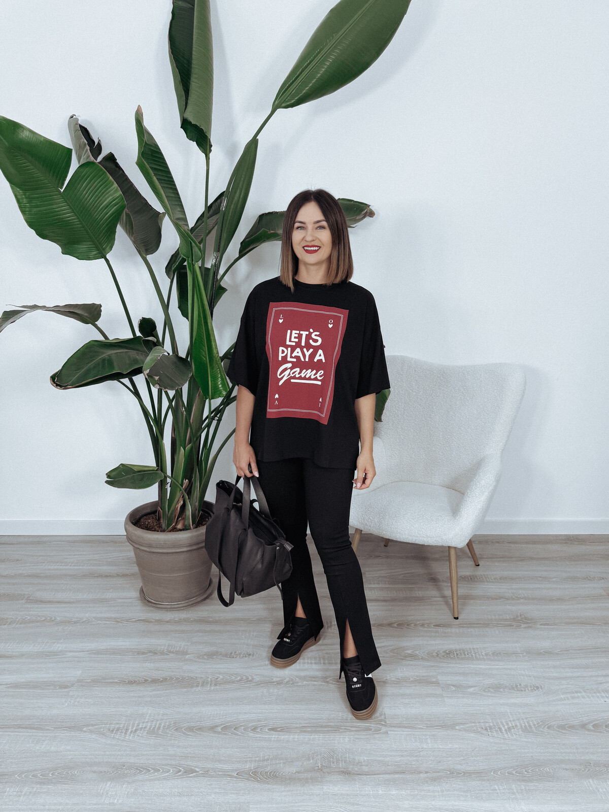 T-shirt oversize z bawełny z napisem czarny LET'S PLAY zdjęcie 2