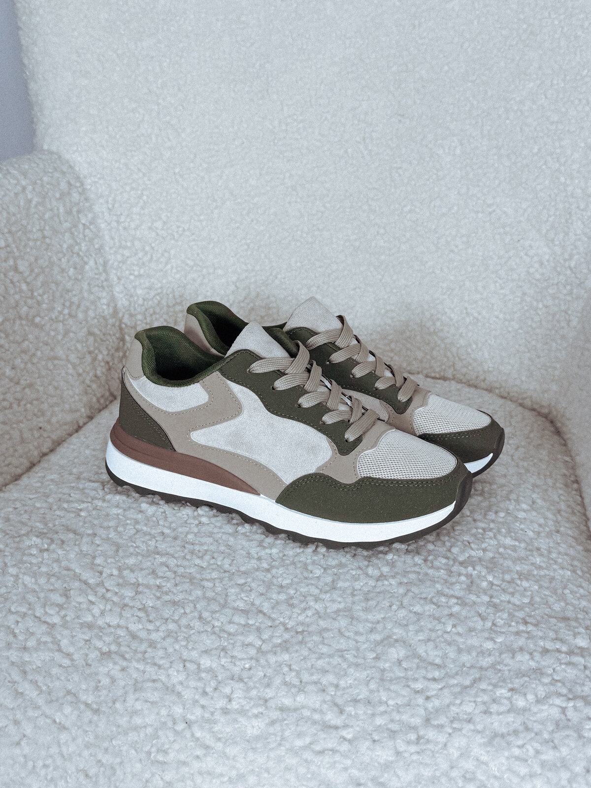 Sneakersy beżowo-khaki STREET zdjęcie 1