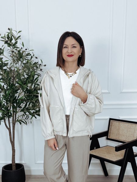 Wiosenna kurtka oversize z miękkiej eko skóry z kapturem beżowa FABIA