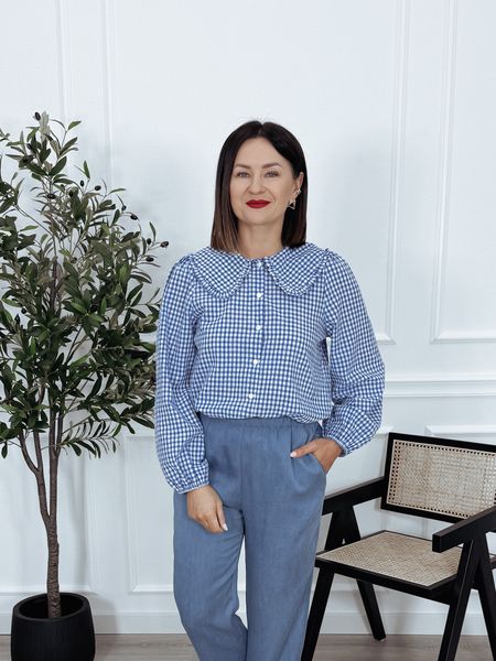 Bluzka z dużym kołnierzem w kratkę niebieska NENA