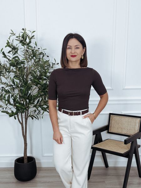 Bluzka basic z wiskozy | dekolt w łódkę | czekoladowa RUFFA