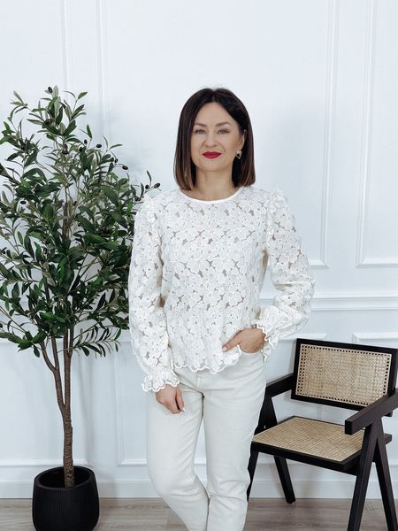 Bluzka koronkowa | zapięcie z tyłu | jasny beż OLIMPIA