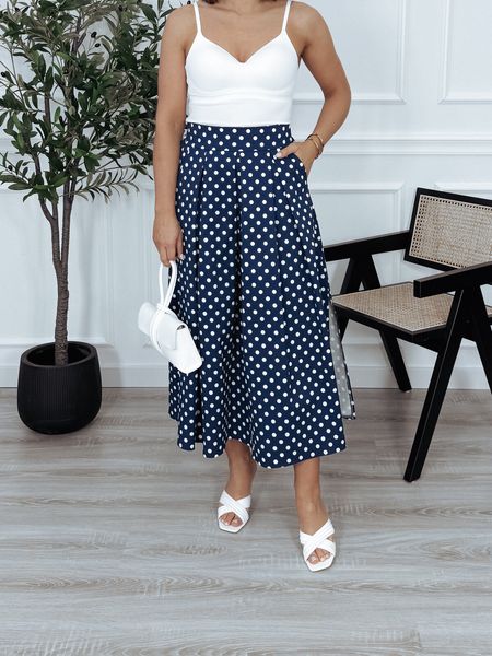 Spódnica z bawełny granatowa w grochy CARLOTT