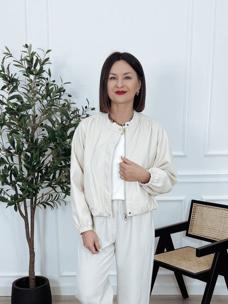 Krótka kurtka z eko skóry śmietankowa BRENDA