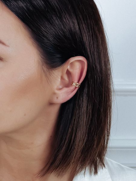 Złota nausznica K133