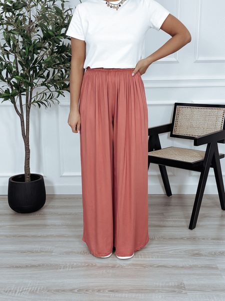 Szerokie spodnie z wiskozy marsala OLIVIA