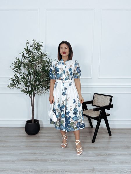 Sukienka z bawełny ażurkowej z paskiem niebieskie kwiaty PIVONIA