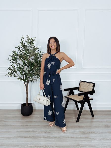 Kombinezon haftowany z paskiem granatowy OTTO