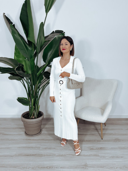 Sukienka dzianinowa z guzikami i kołnierzykiem biała MELANIA