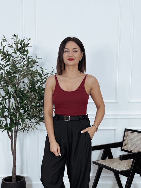 Krótki top z usztywnianymi miseczkami i wycięciem na plecach bordo SIMPLE