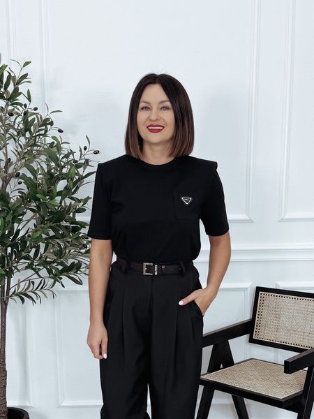 T-shirt premium z poduszkami i kieszonką czarny MILLA