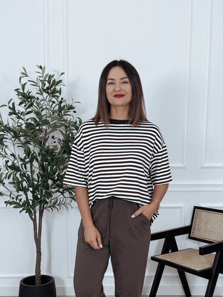 T-shirt w paski oversize czekoladowo-biały SOLEIL