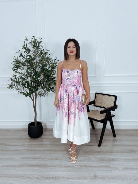 Sukienka midi na cienkich ramiączkach w różowo-fioletowe hortensje SISI