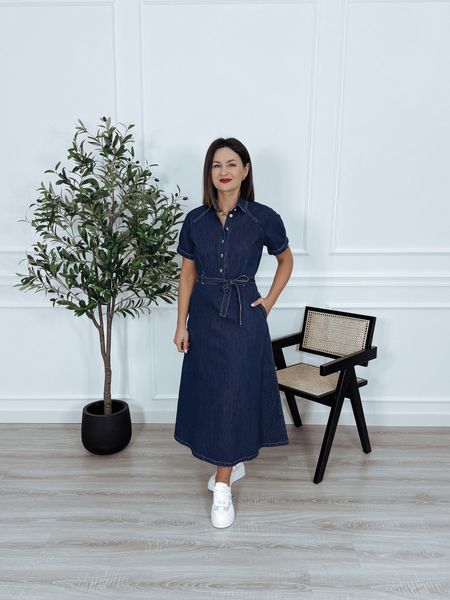 Sukienka midi jeansowa z zapięciem do pasa granatowa ROSEA