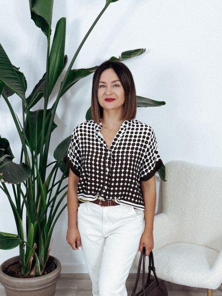 Koszula z krótkim rękawem z wiskozy w groszki brązowa VENESS