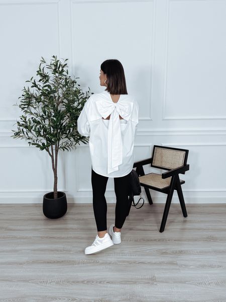 Koszula bawełniana z kokardą i wycięciem na plecach biała FIOCCO