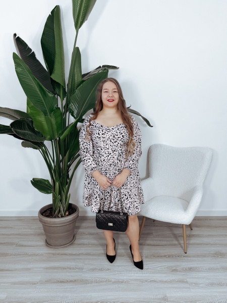 Sukienka / kopertowy dekolt / marszczenia w talii / beżowo-czarna MARI