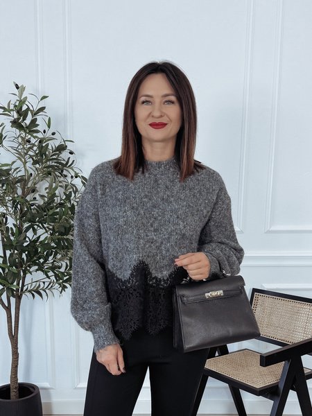 Sweter oversize z koronkowym dołem antracyt NELA