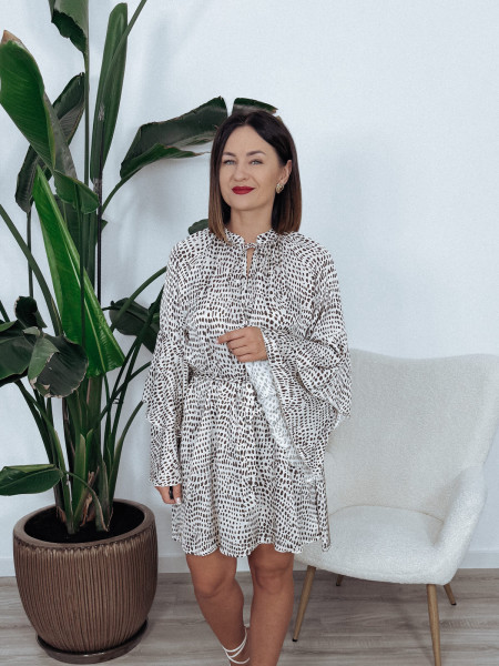 Sukienka o satynowym wykończeniu beżowa w czekoladowe cętki LINZI